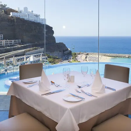 Hotel Gloria Palace Royal & 4*